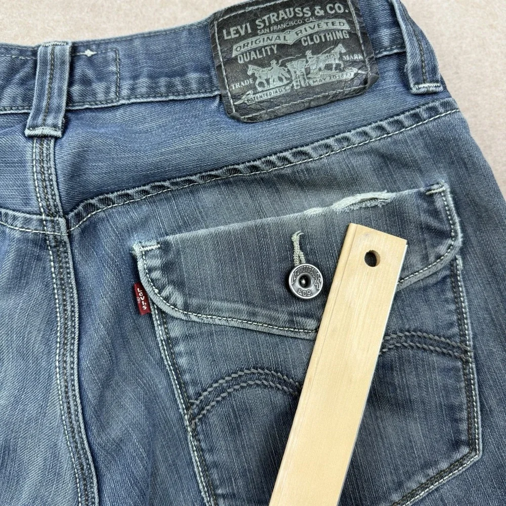 Vintage Levi's 514 Jeans Men's Size 33 Blue Slim Straight Mid Rise‎ Medium Wash